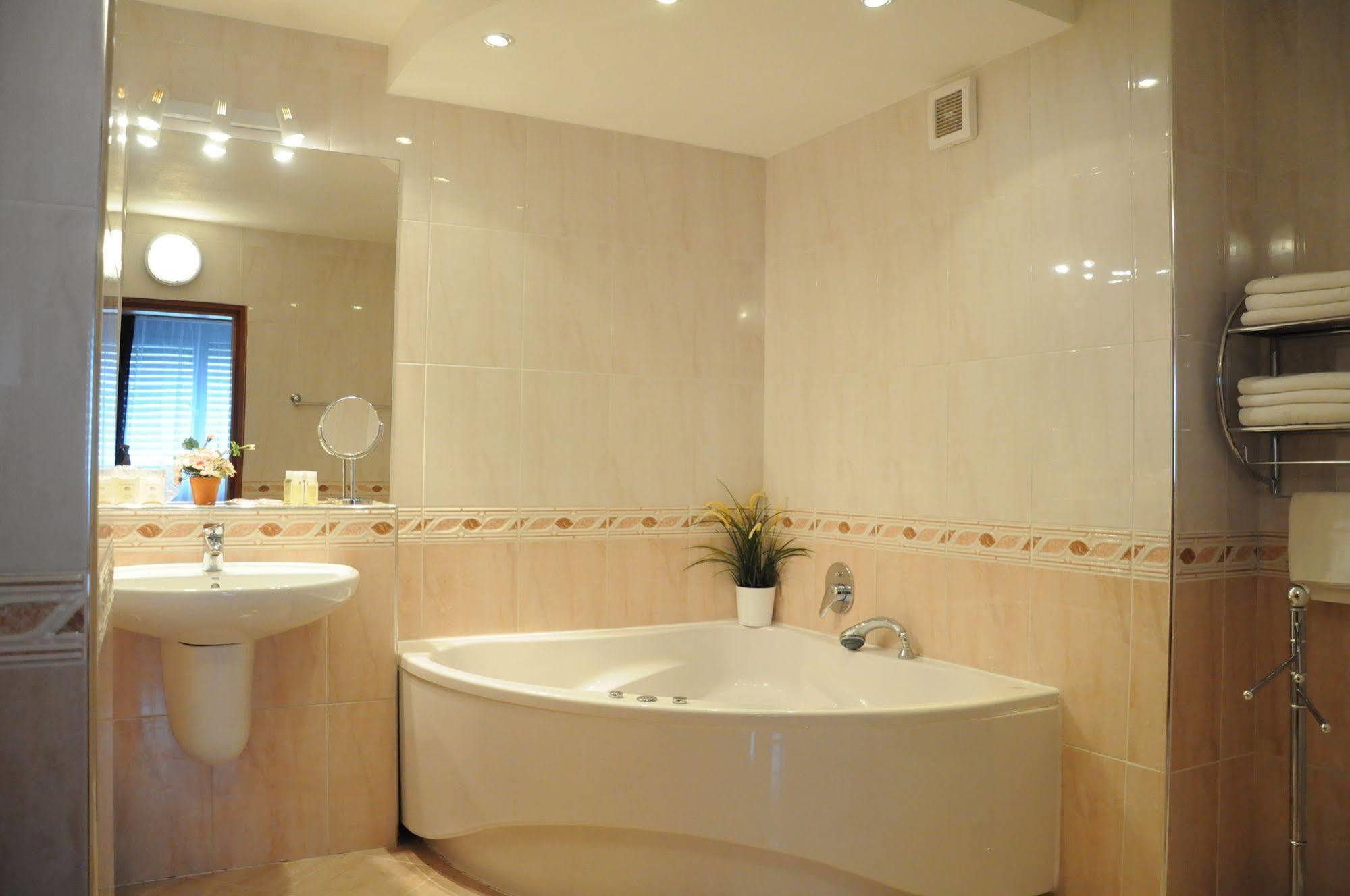Hotel Panon ฮฮโดนีน ภายนอก รูปภาพ
